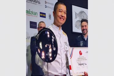 Tino Singharaj est le vainqueur du Championnat de France de Sushi organisé par Sushi Robots sur le salon du Sandwich & Snack Show-Parizza